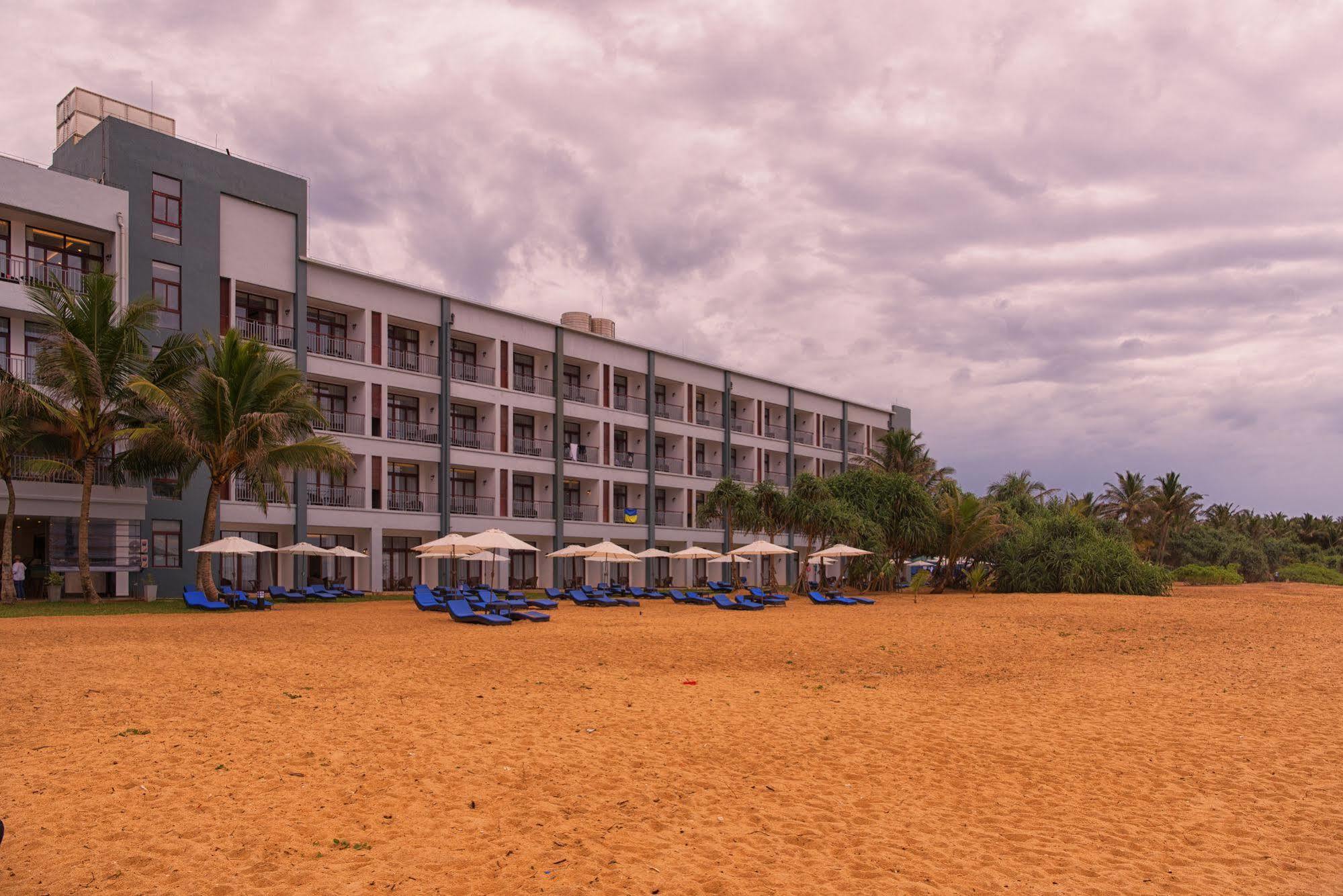 Jie Jie Beach Hotel Wadduwa Extérieur photo